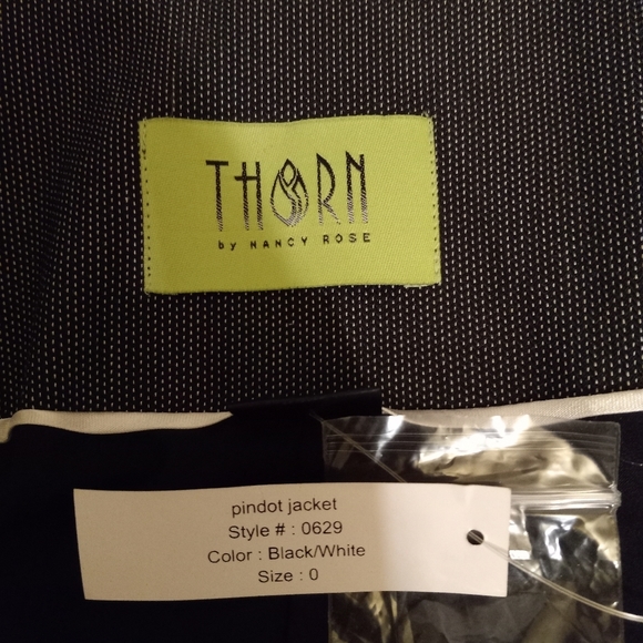 Nancy Rose THORN Blazer Jacket Black & White Pindot Cropped Size 0 NEW - Picture 3 of 9